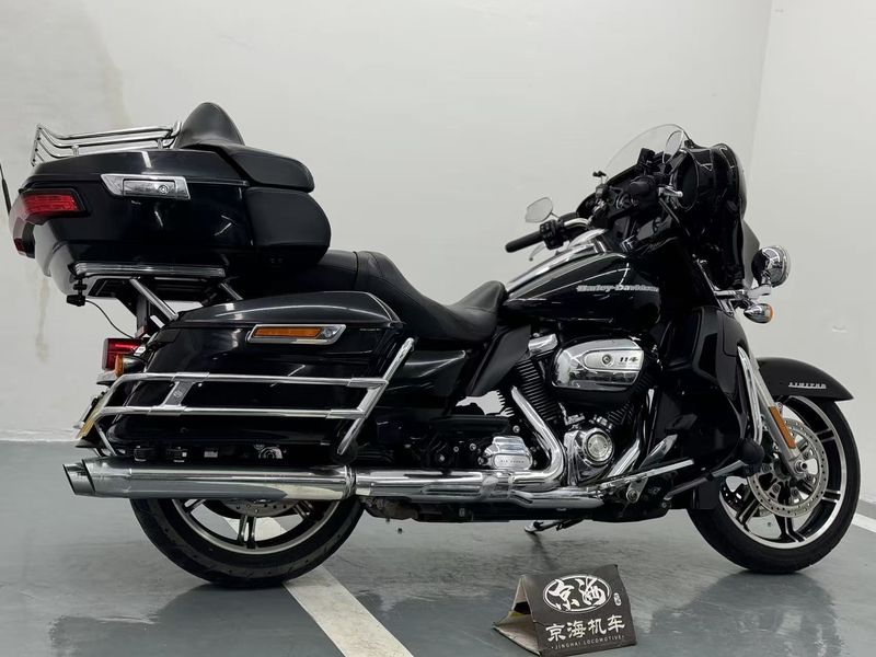 二手哈雷戴维森旗舰滑翔  Limited