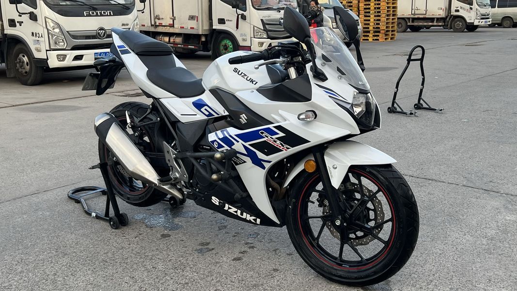 二手豪爵铃木GSX250R