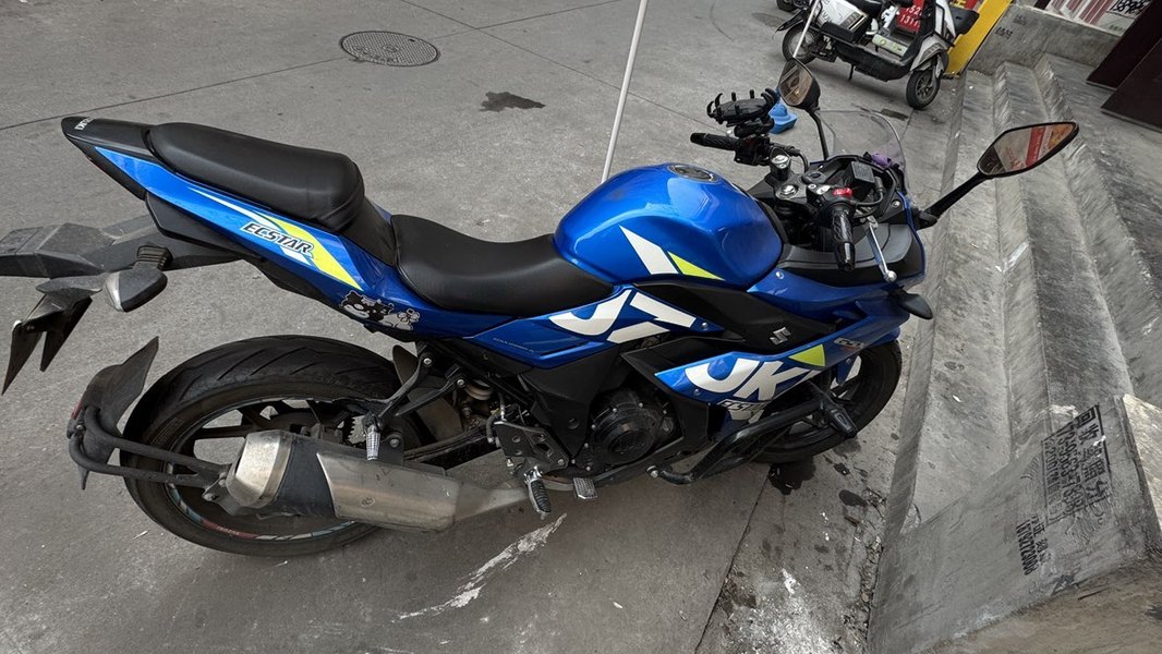 二手豪爵铃木GSX250R
