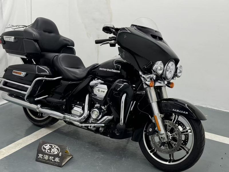 二手哈雷戴维森旗舰滑翔  Limited