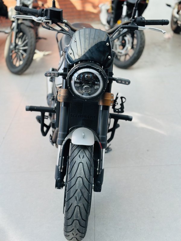 二手贝纳利幼狮 Leoncino 500