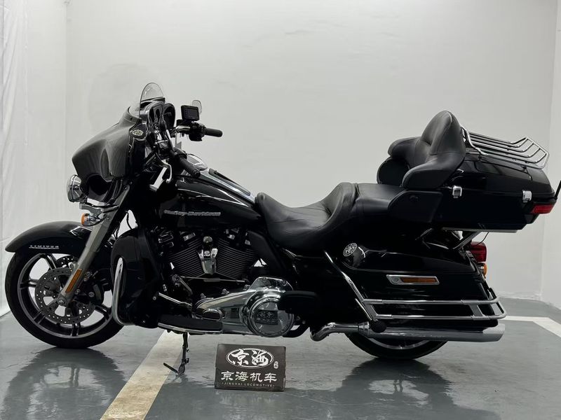 二手哈雷戴维森旗舰滑翔  Limited