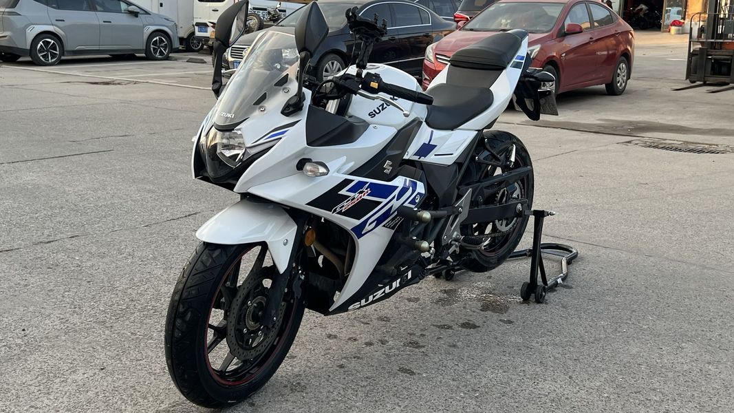 二手豪爵铃木GSX250R