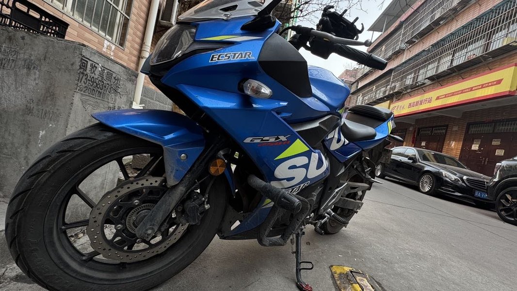 二手豪爵铃木GSX250R