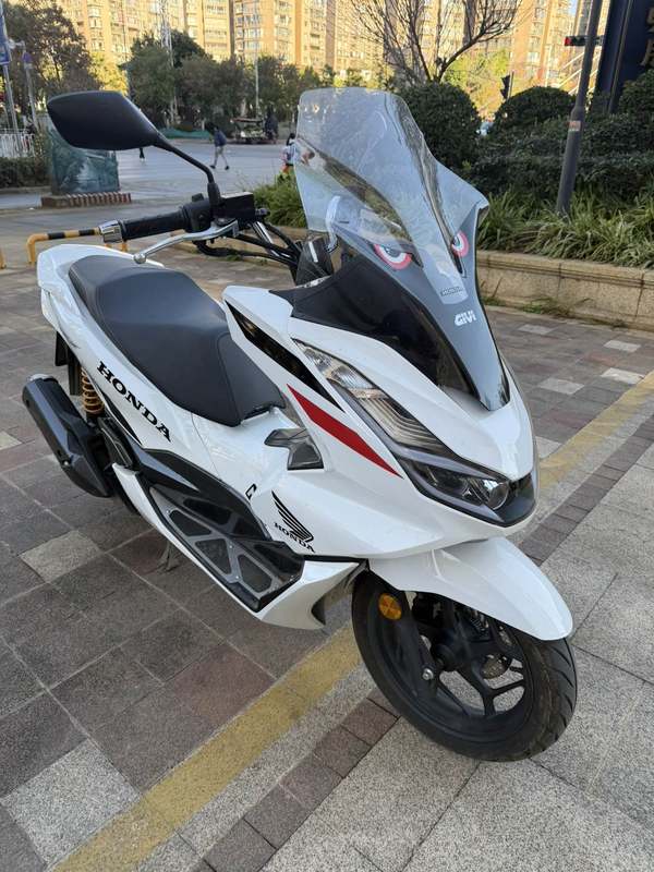 二手五羊本田PCX