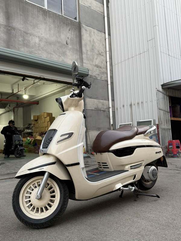 二手南方梦拉丽莎 飞戈