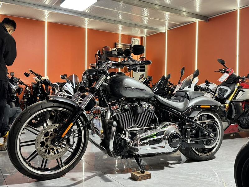 二手哈雷戴维森突破者 Breakout