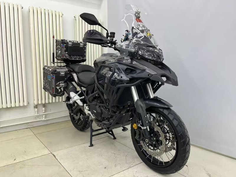 二手贝纳利金鹏 TRK502