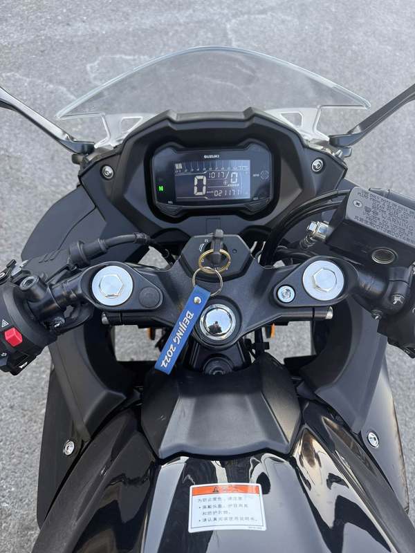 二手豪爵铃木GSX250R