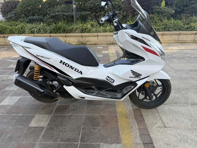 二手五羊本田PCX