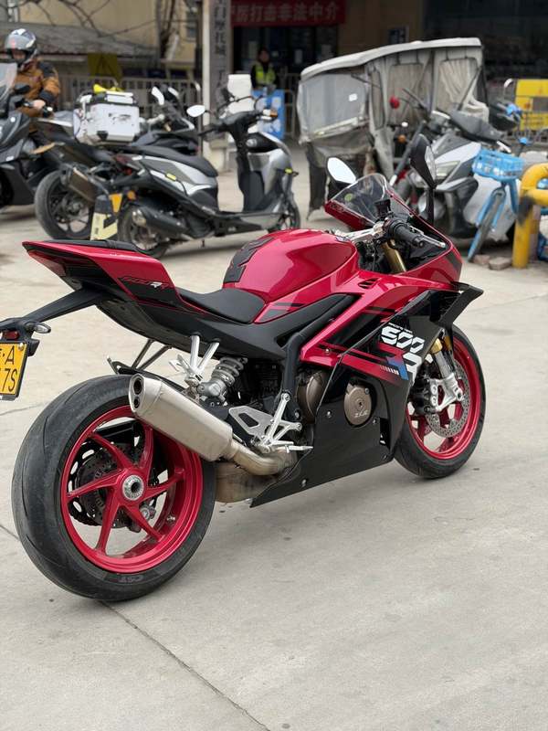 二手张雪机车500RR