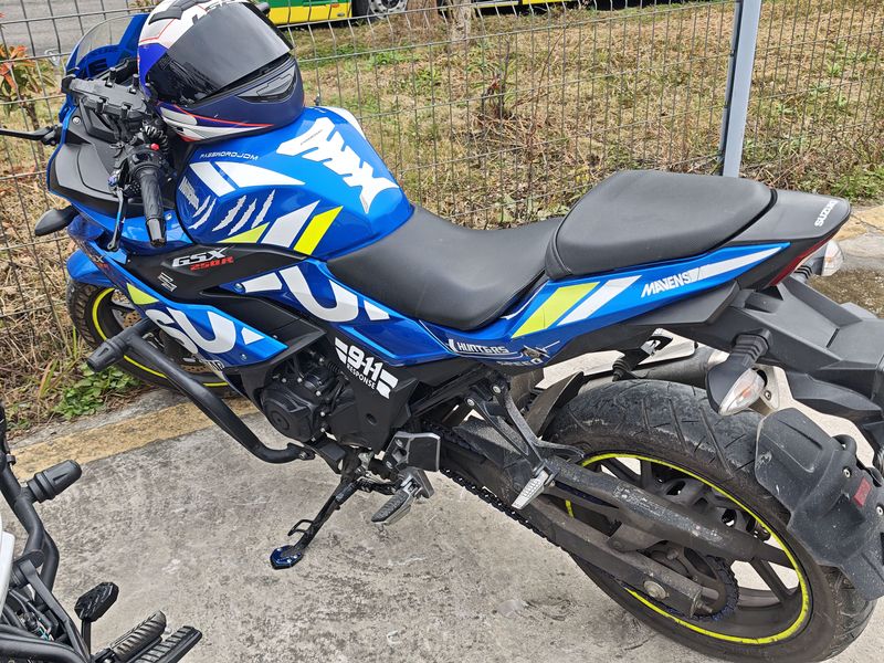 二手豪爵铃木GSX250R