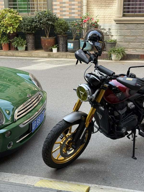 二手凯旋Scrambler 400 X