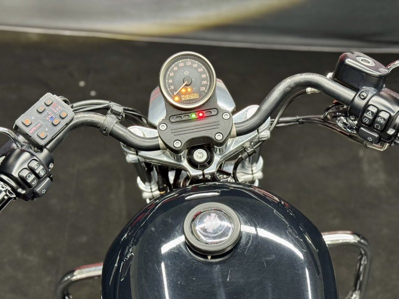 二手哈雷戴维森883L SuperLow