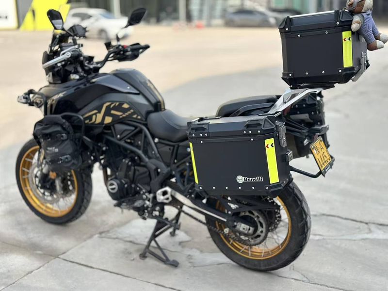 二手贝纳利TRK702