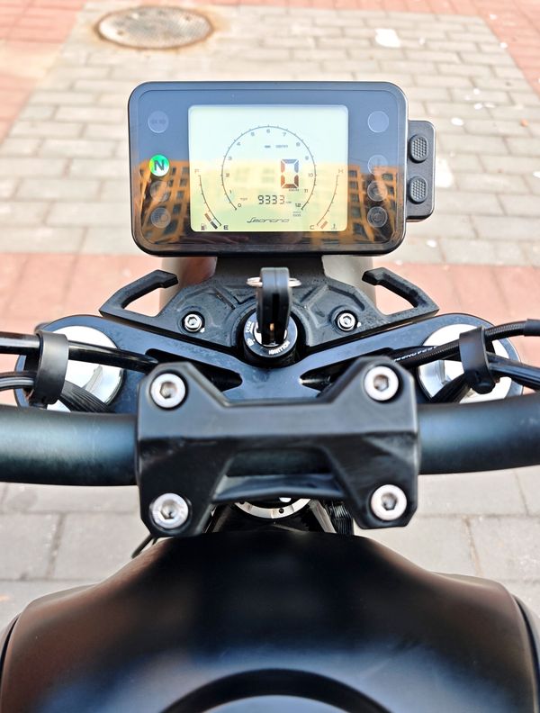 二手贝纳利幼狮 Leoncino 250