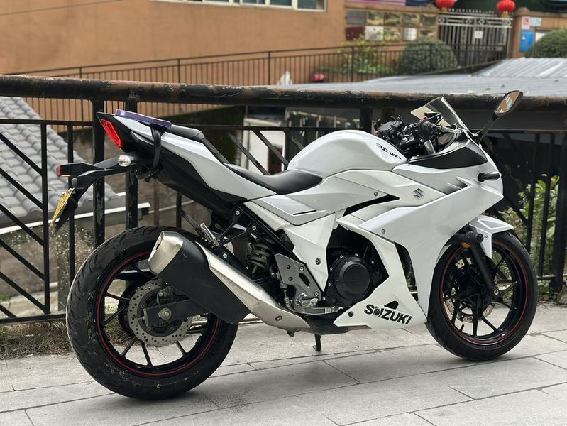 二手豪爵铃木GSX250R