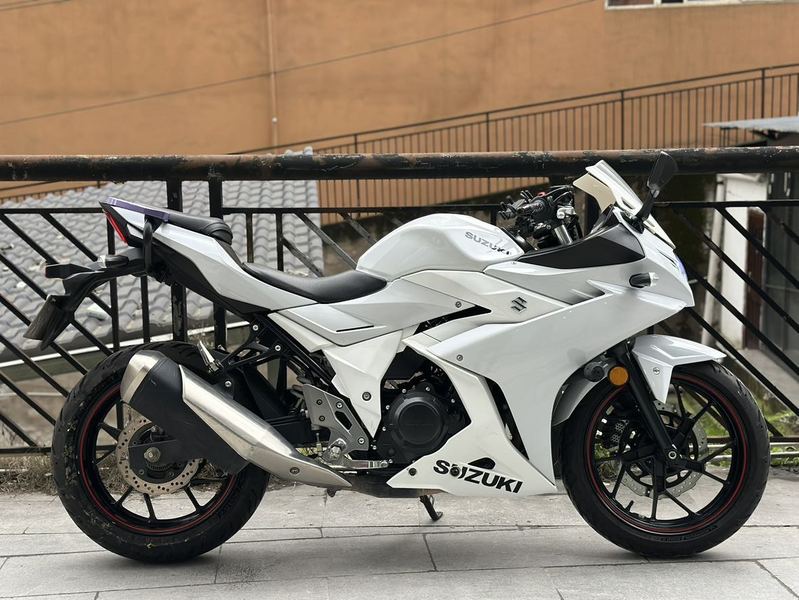 二手豪爵铃木GSX250R