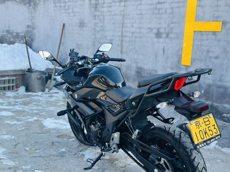 二手豪爵铃木GSX250R