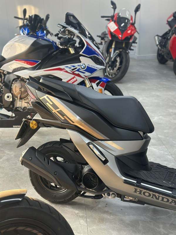 二手五羊本田NX125