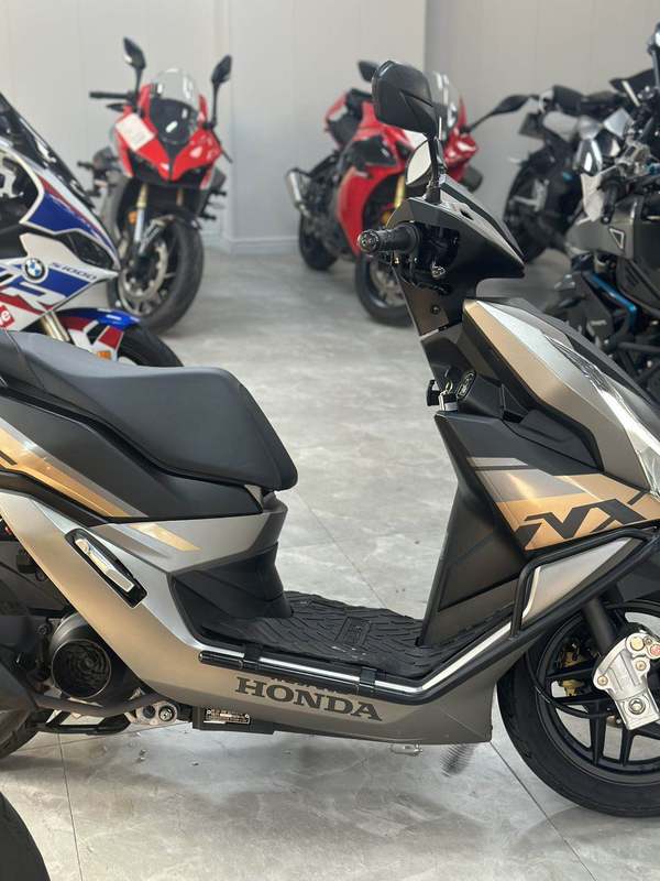 二手五羊本田NX125