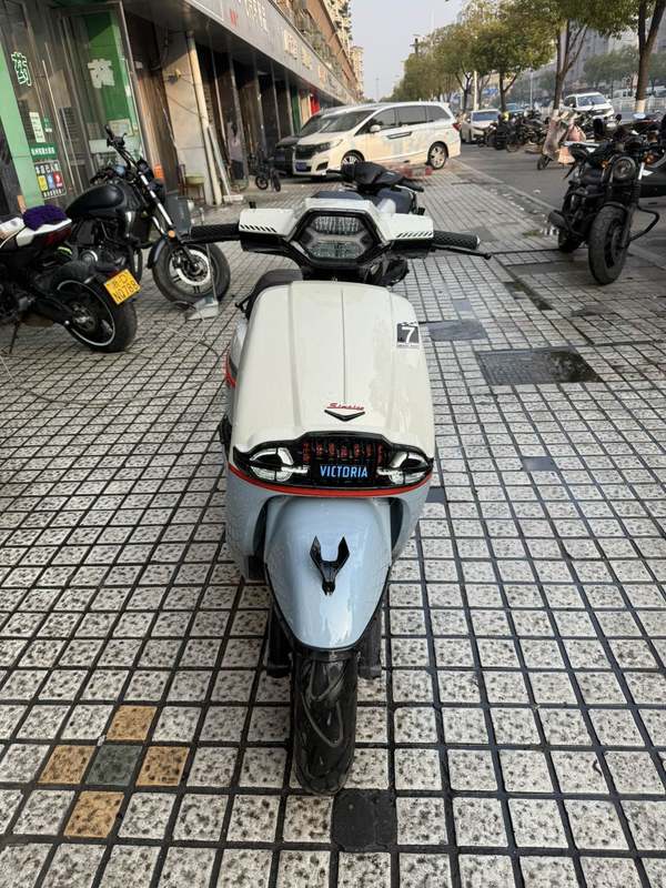 二手维多利亚Sixties 250Si