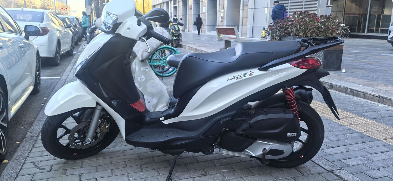 二手比亚乔Medley 150