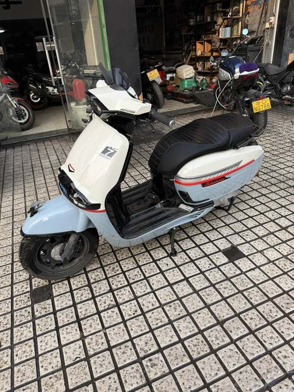 二手维多利亚Sixties 250Si