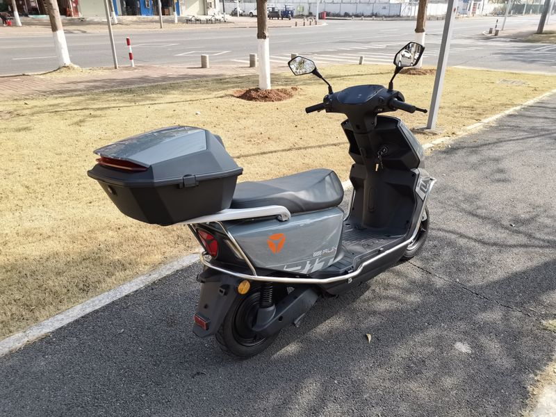 二手雅迪冠能 T35