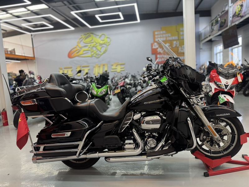 二手哈雷戴维森旗舰滑翔  Limited