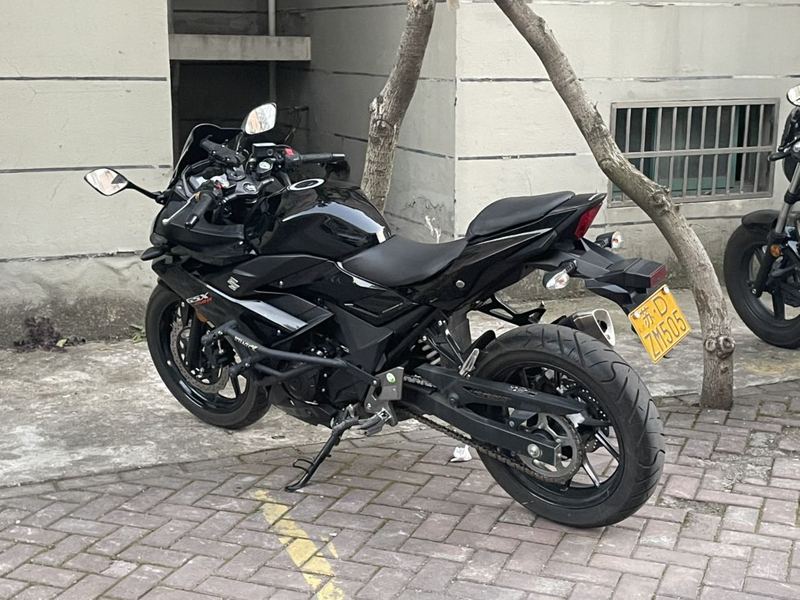 二手豪爵铃木GSX250R