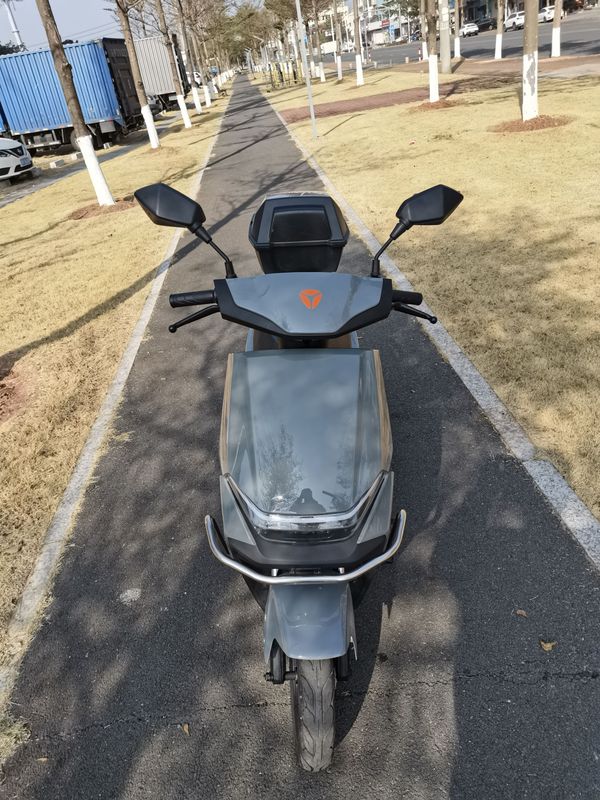 二手雅迪冠能 T35