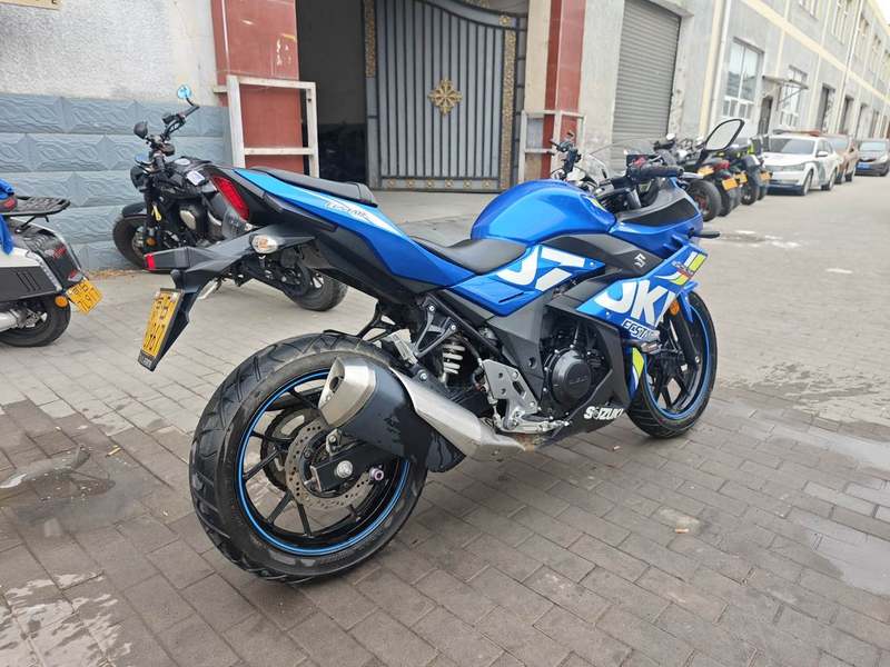 二手豪爵铃木GSX250R
