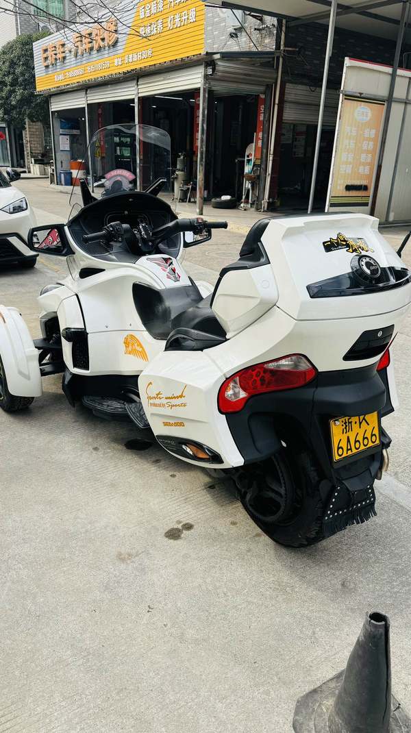 二手庞巴迪Spyder RT