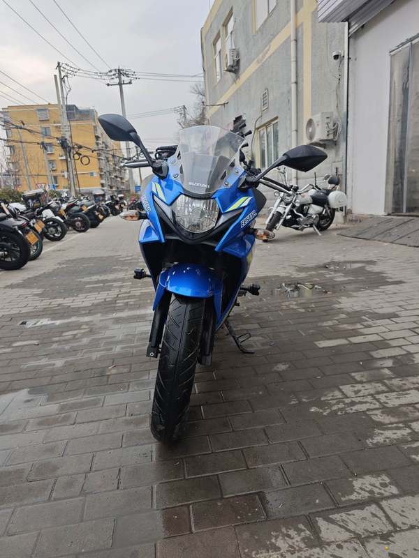 二手豪爵铃木GSX250R