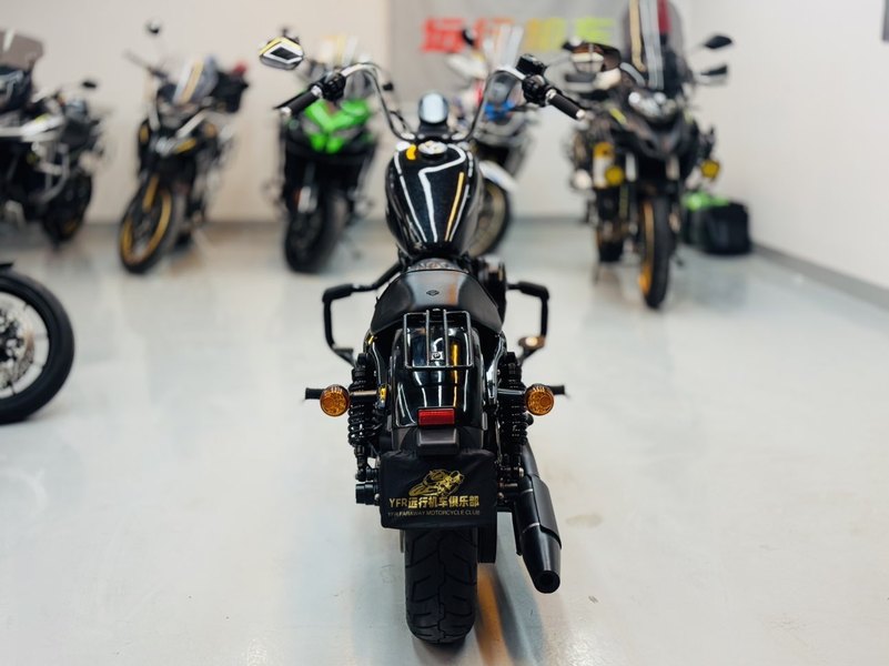 二手哈雷戴维森Iron883 硬汉