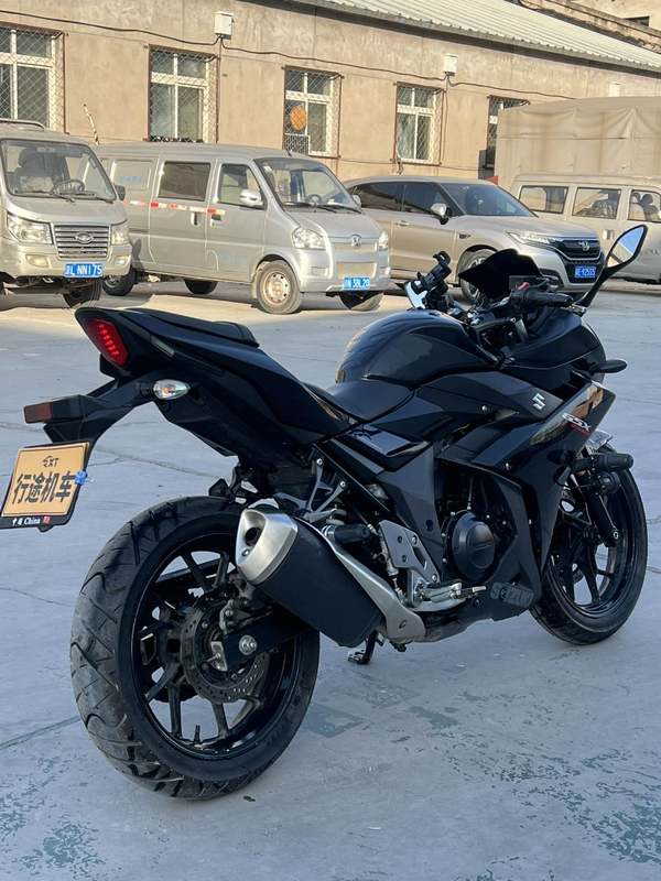 二手豪爵铃木GSX250R