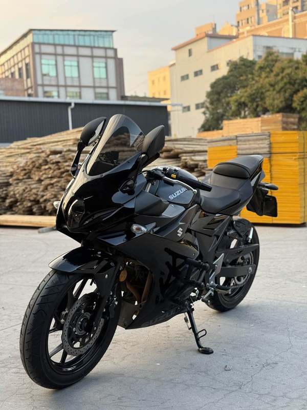 二手豪爵铃木GSX250R