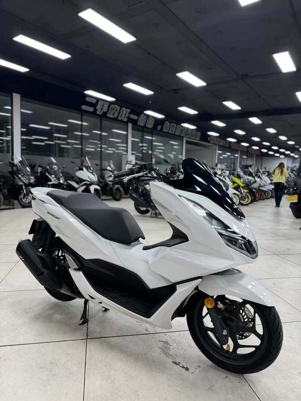 二手五羊本田PCX