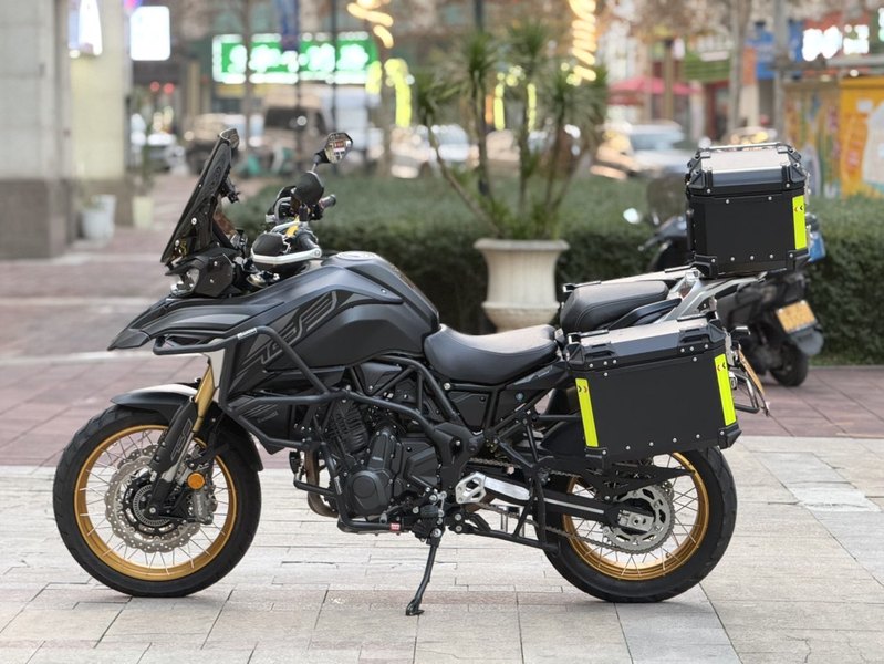 二手贝纳利TRK702