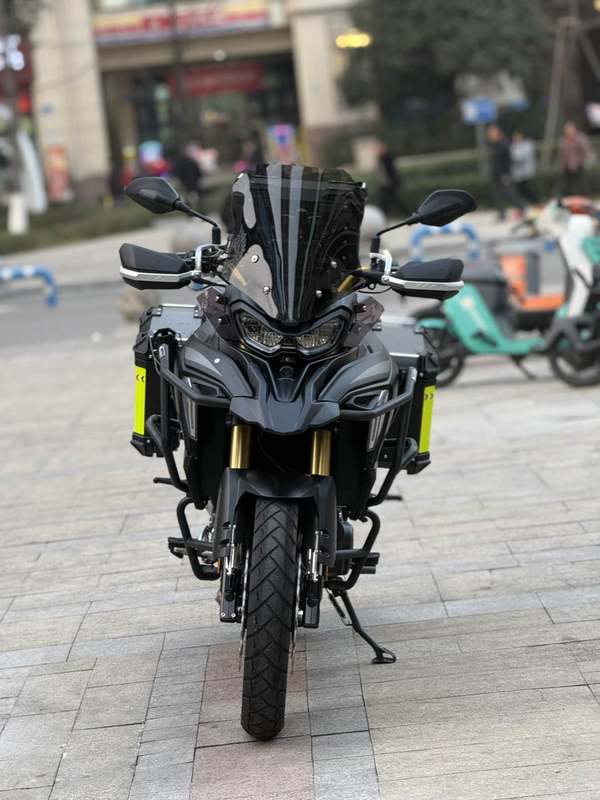 二手贝纳利TRK702