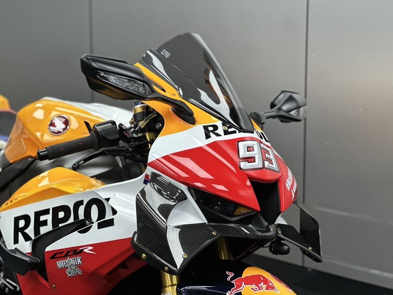 二手本田CBR 1000 RR-R