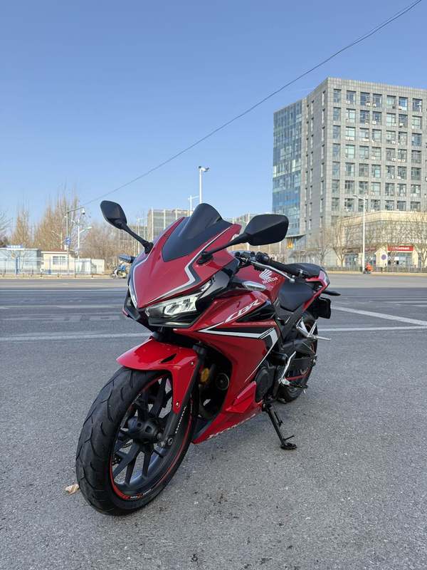 二手本田CBR400R