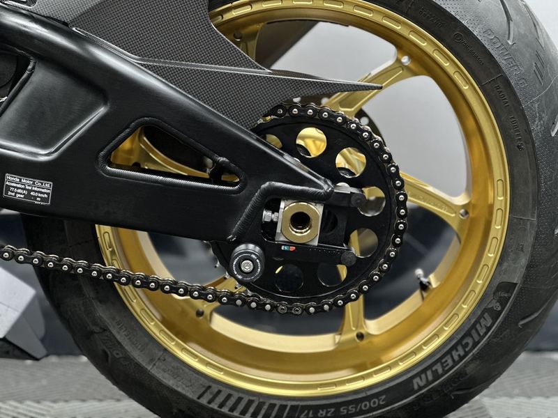 二手本田CBR 1000 RR-R