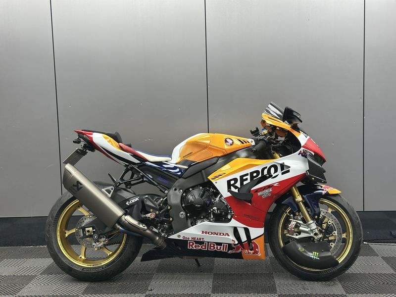 二手本田CBR 1000 RR-R