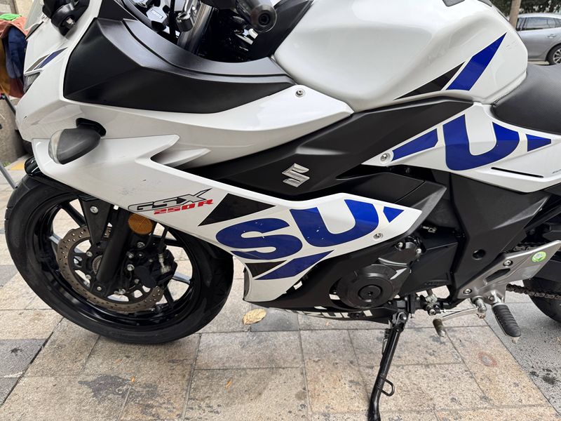 二手豪爵铃木GSX250R