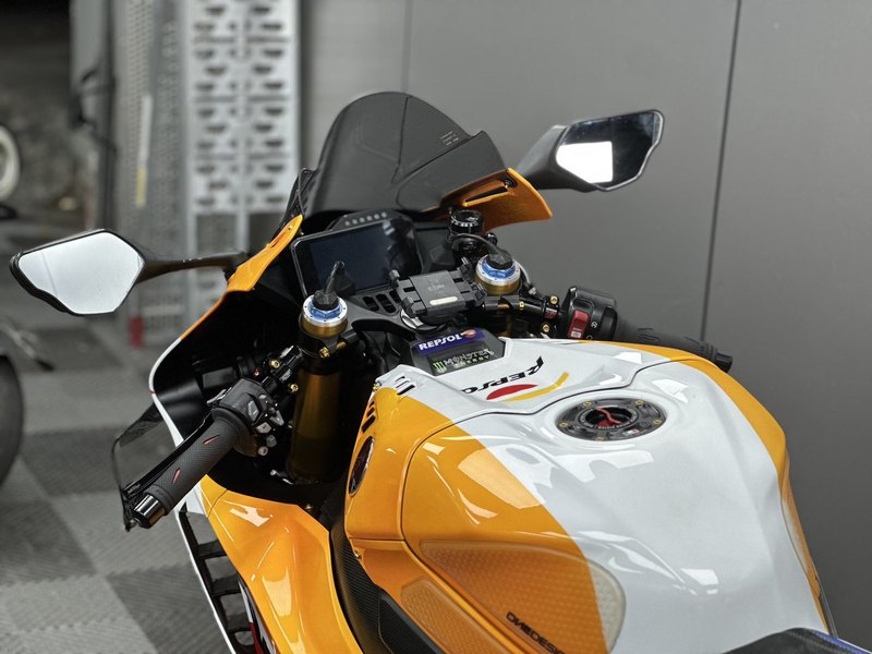 二手本田CBR 1000 RR-R