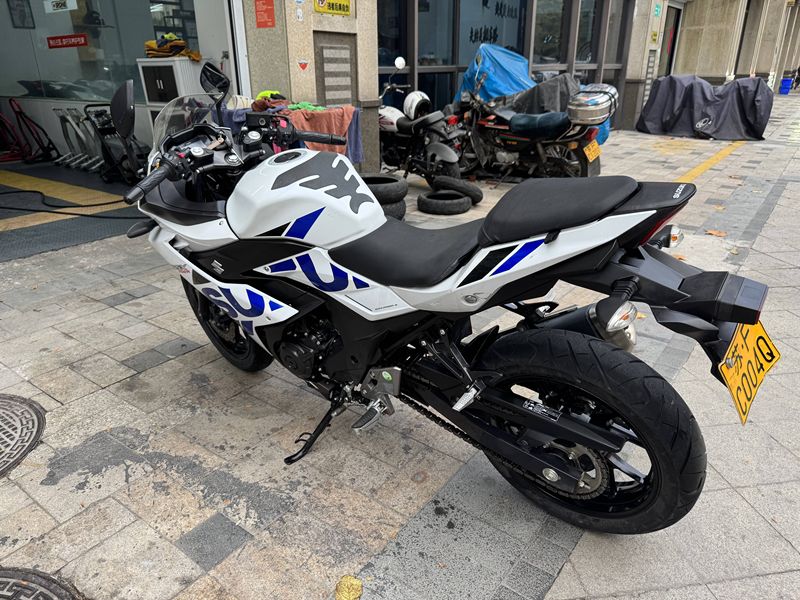 二手豪爵铃木GSX250R