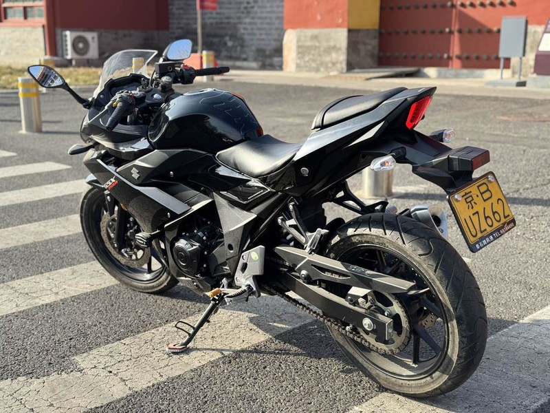 二手豪爵铃木GSX250R