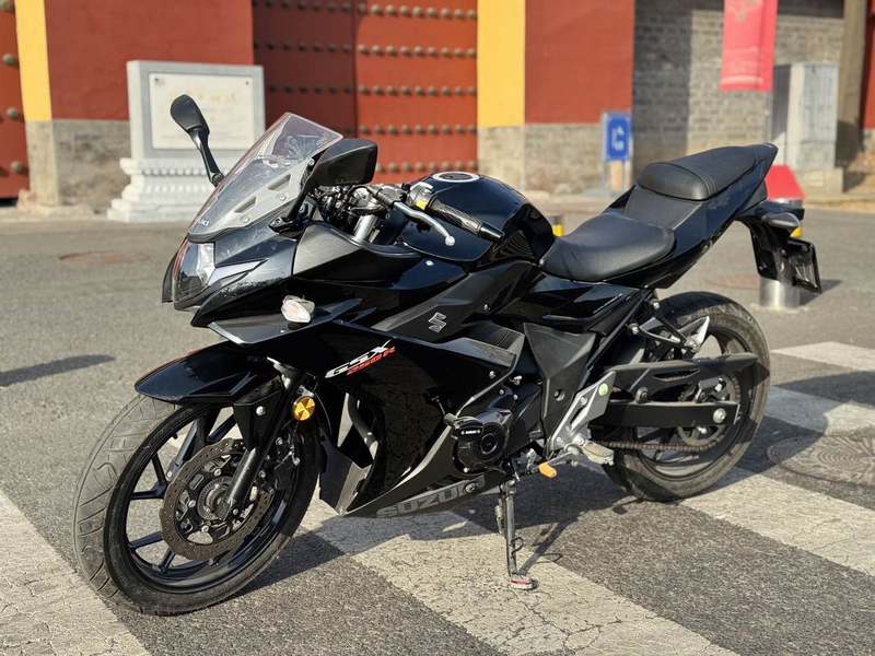 二手豪爵铃木GSX250R